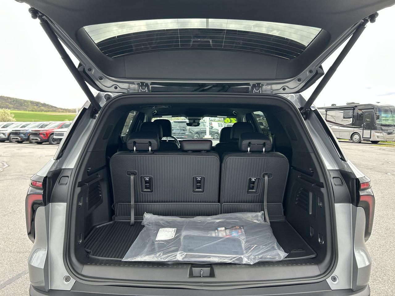 New 2026 Chevrolet Traverse Z71 w/ Driver Confidence Package AWD/4WD image 19
