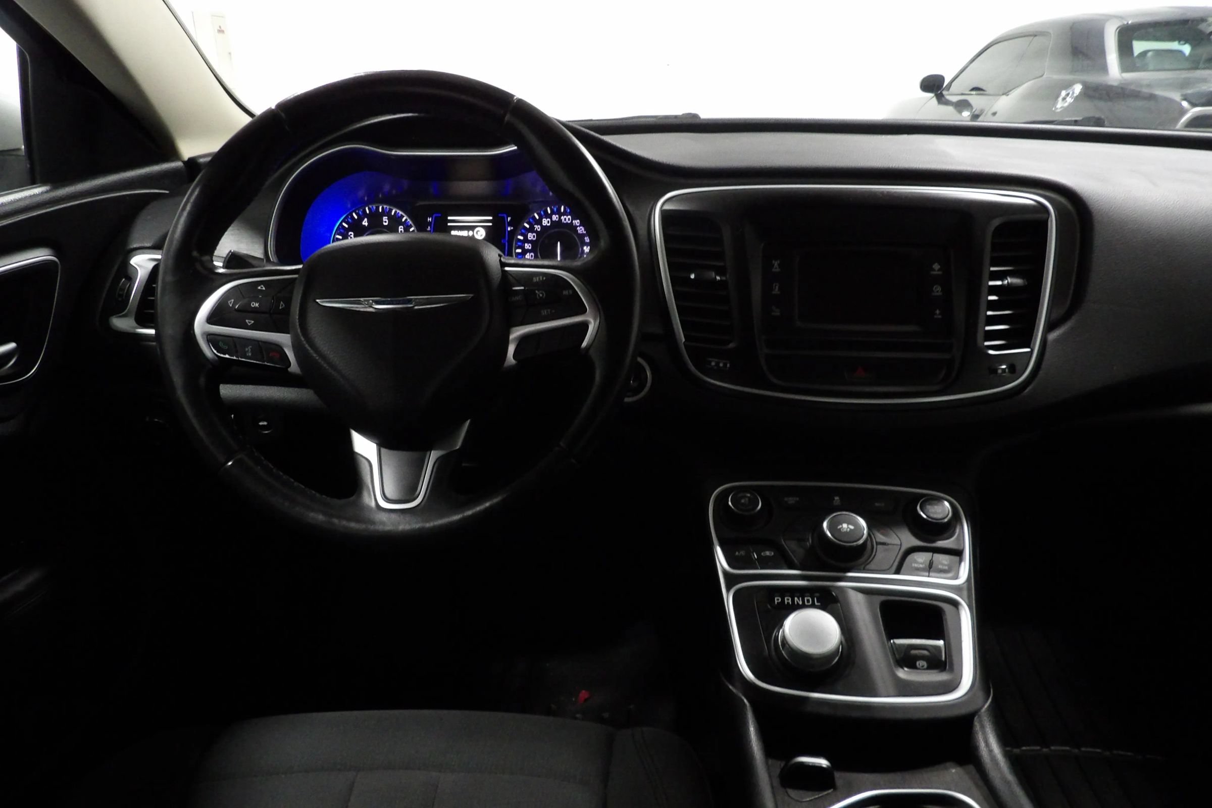 Used 2016 Chrysler 200 Limited w/ Convenience Group FWD image 10
