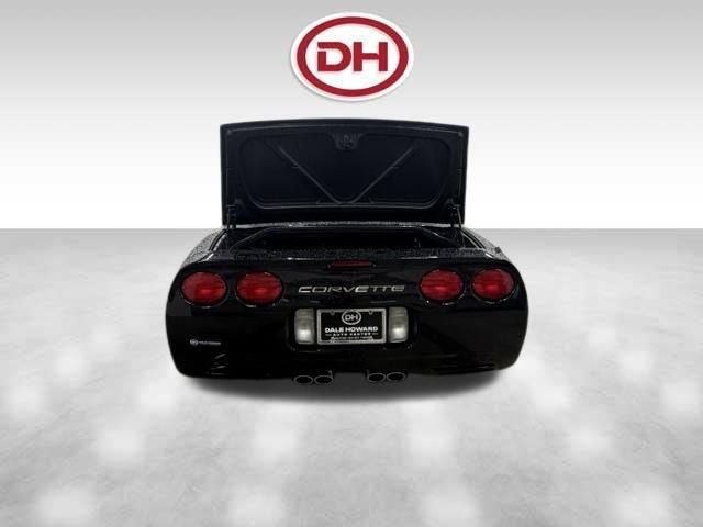 Used 2004 Chevrolet Corvette Convertible w/ Preferred Equipment Group RWD image 17