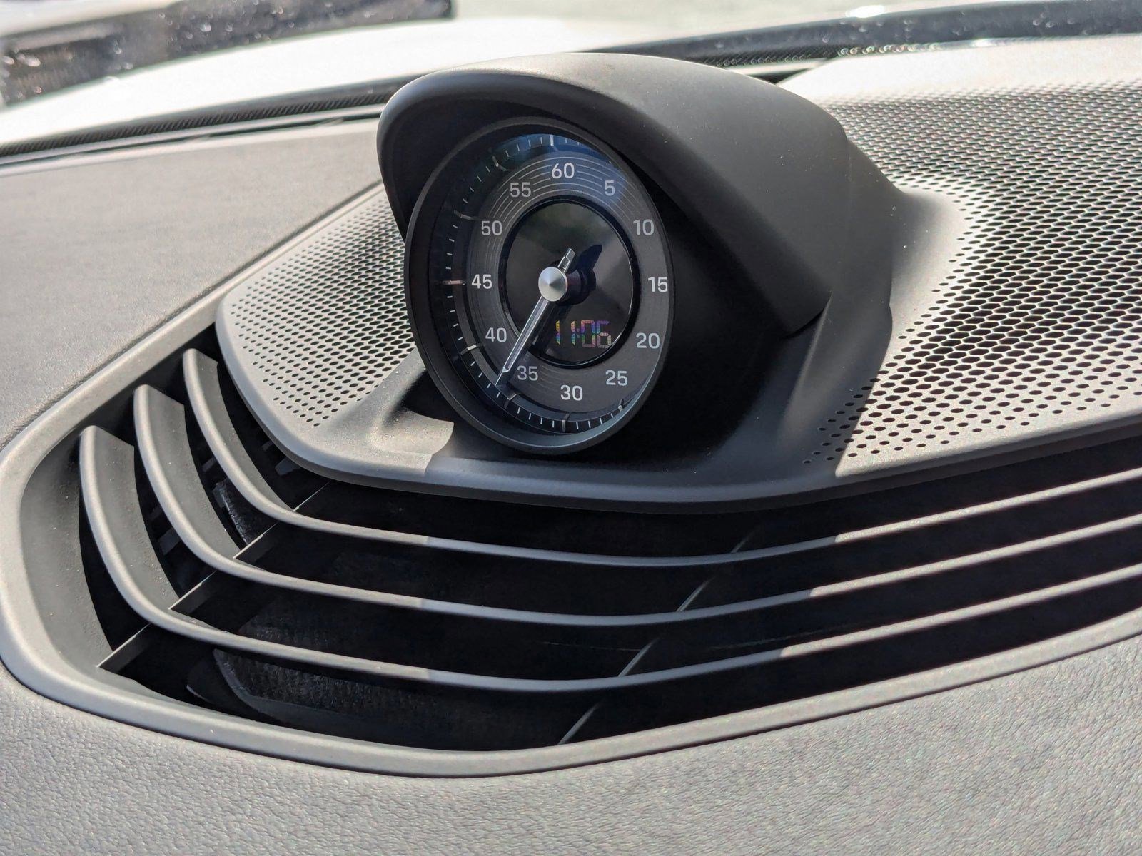 New 2025 Porsche Taycan 4S image 27