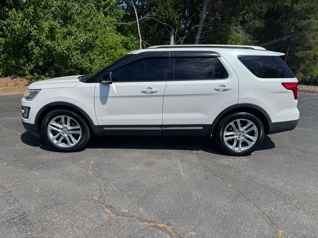 Used 2017 Ford Explorer XLT w/ Equipment Group 202A FWD video 2