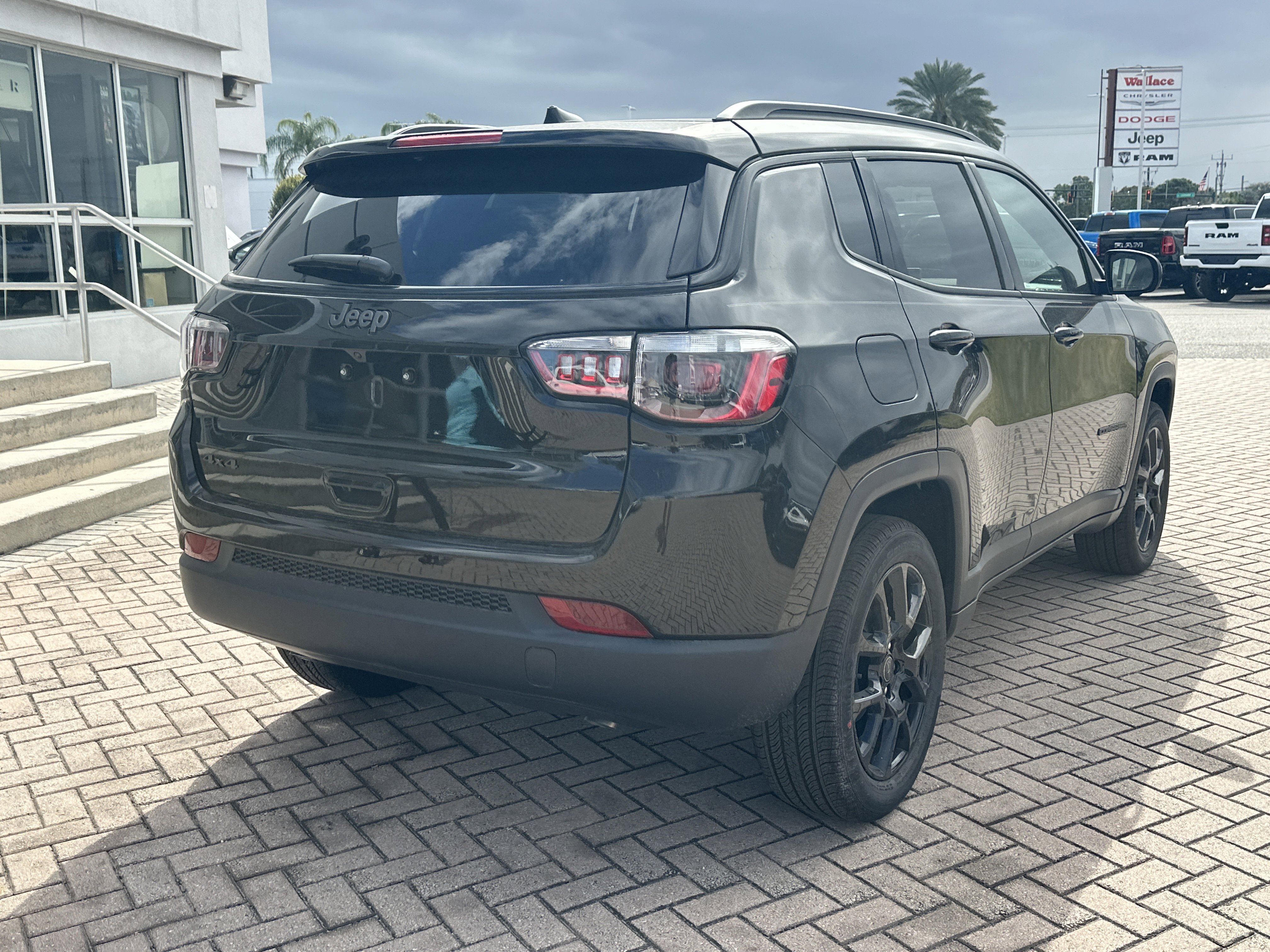 New 2026 Jeep Compass Latitude image 7