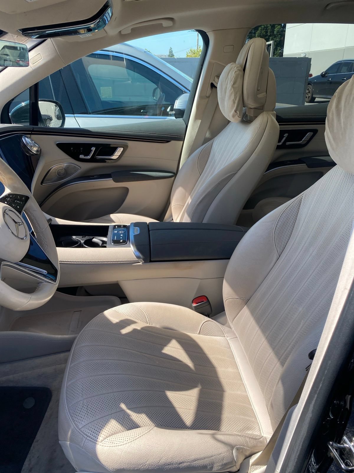 Used 2023 Mercedes-Benz EQS 580 4MATIC SUV image 6