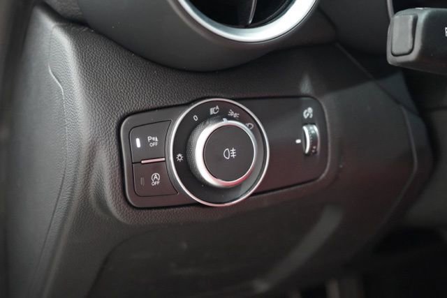 New 2025 Alfa Romeo Giulia AWD w/ Driving Assist Package image 20