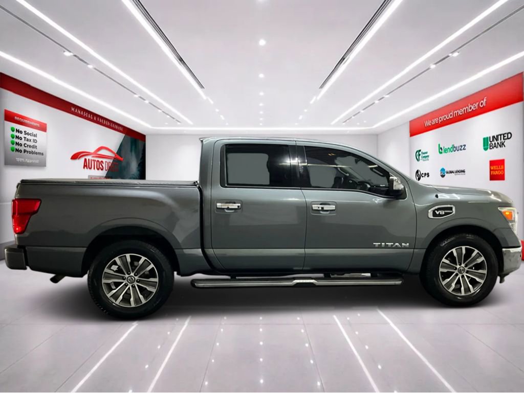 Used 2017 Nissan Titan SL image 9