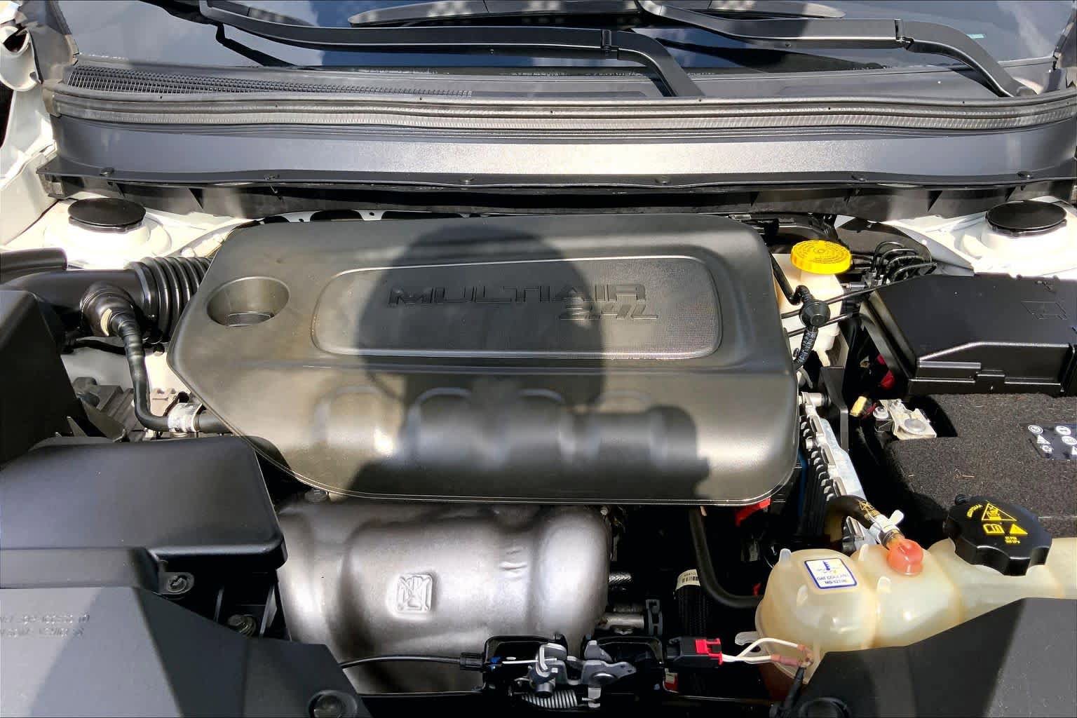 Used 2021 Jeep Cherokee Latitude Plus FWD image 31