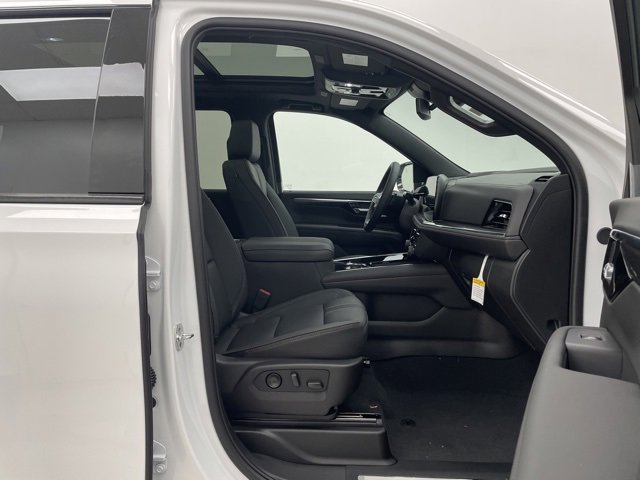 New 2026 Chevrolet Suburban RST image 15