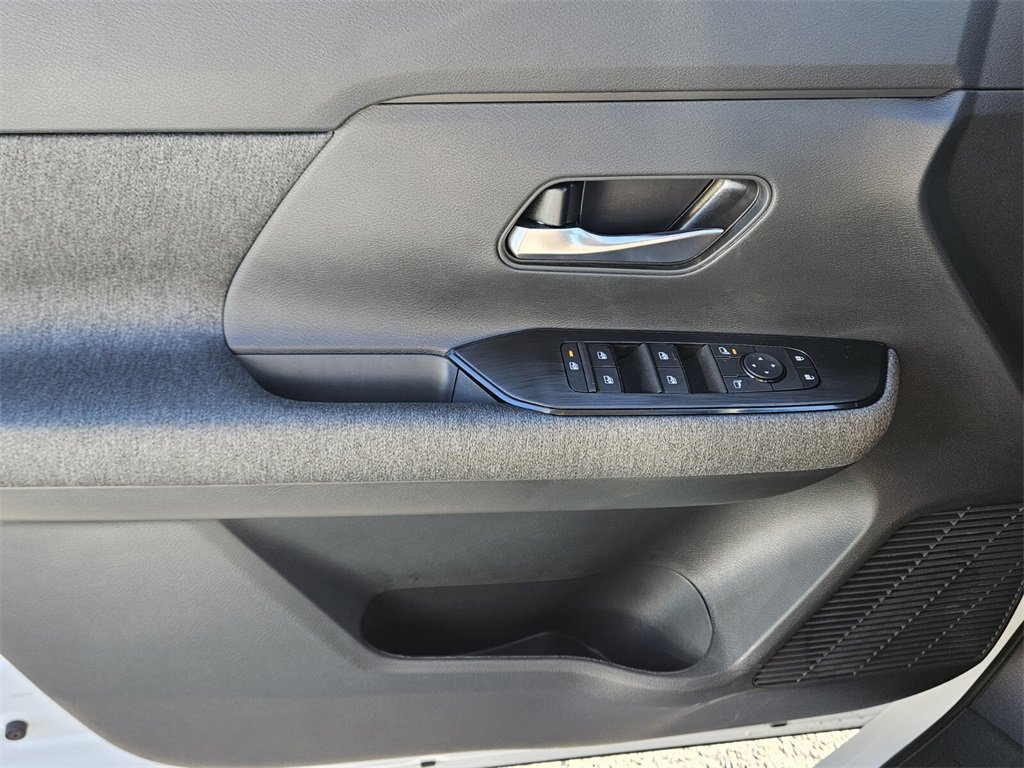 New 2026 Nissan Kicks SV w/ SV Premium Package image 25