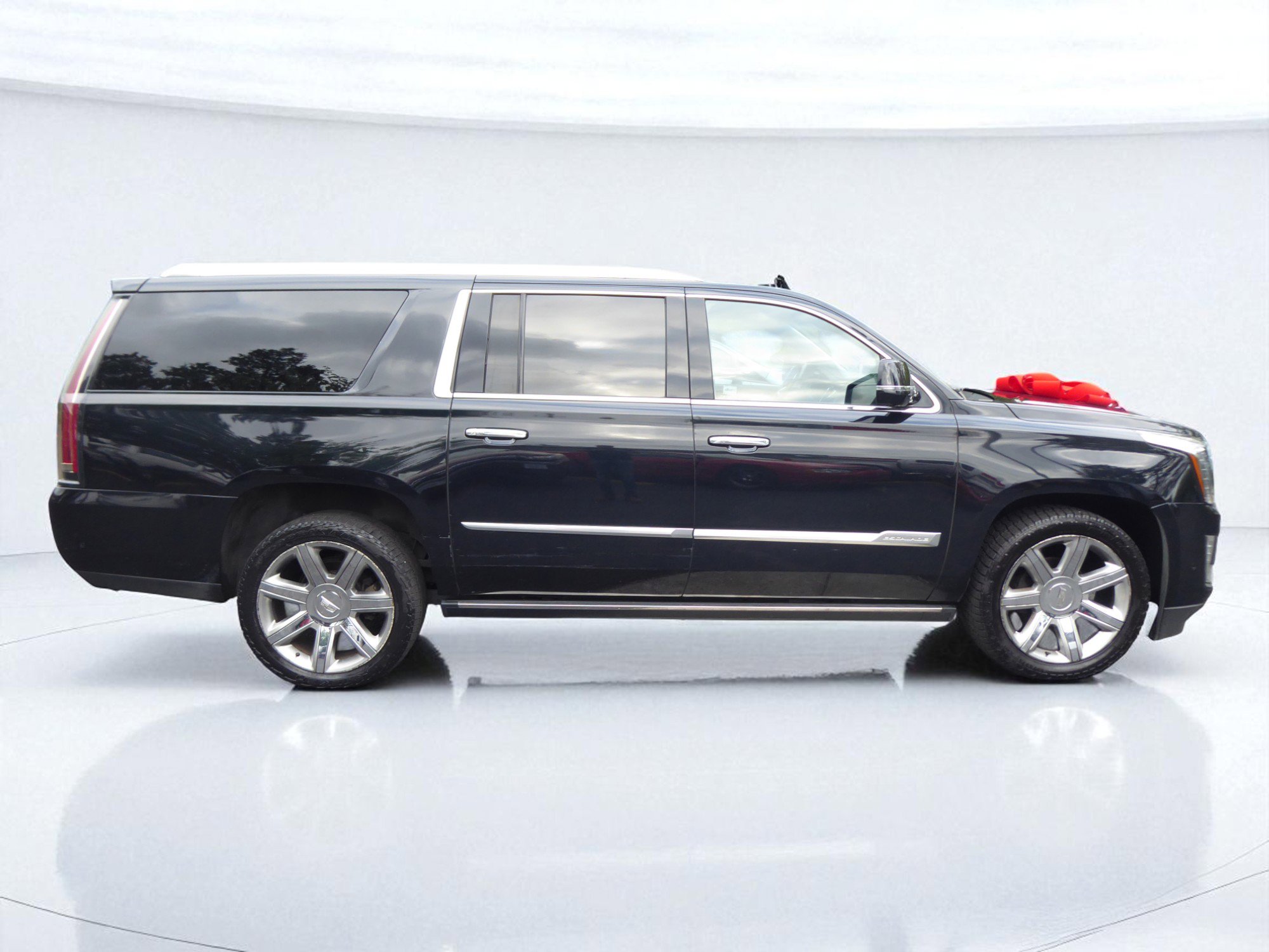 Used 2020 Cadillac Escalade ESV Premium Luxury image 6