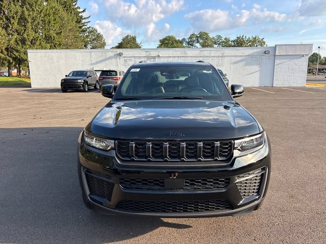 New 2027 Jeep Grand Cherokee Altitude AWD/4WD image 5