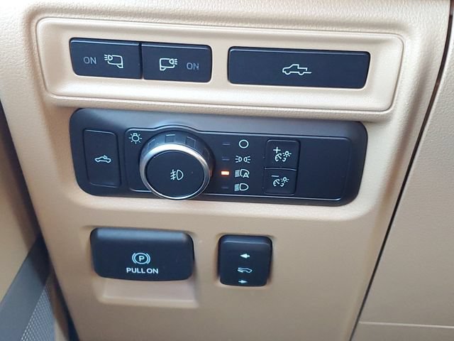 Used 2021 Ford F150 Lariat w/ Equipment Group 502A High AWD/4WD image 18