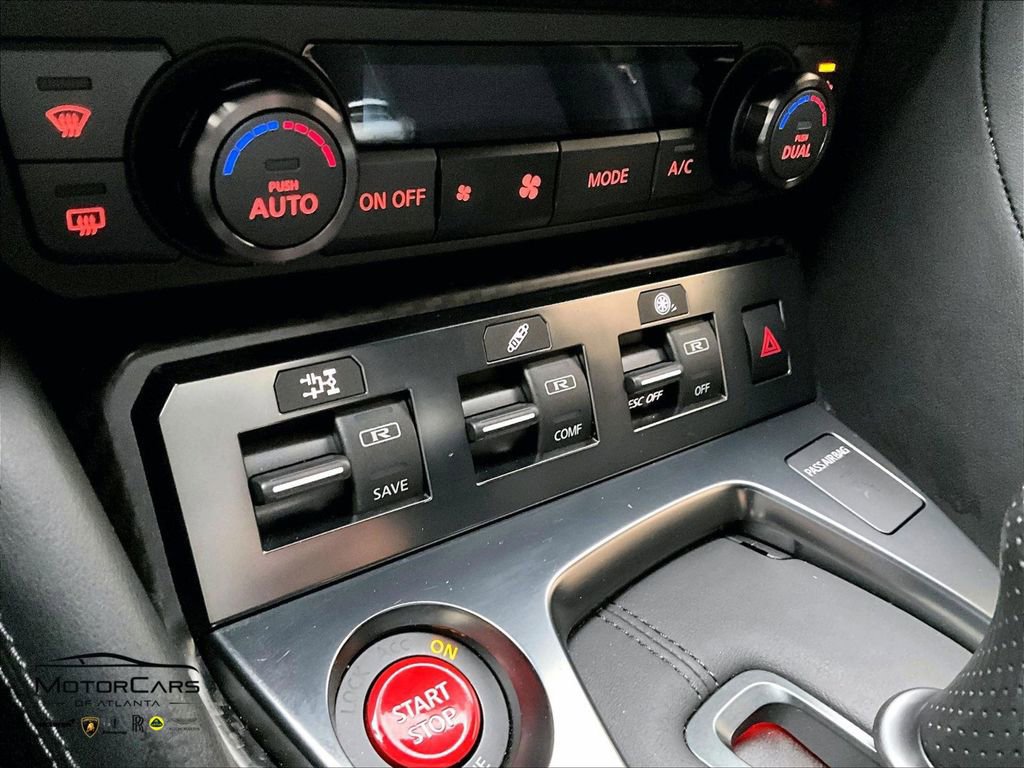 Used 2021 Nissan GT-R Premium image 26