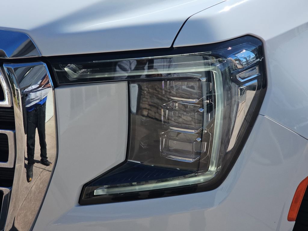 Used 2024 GMC Yukon XL SLT image 35