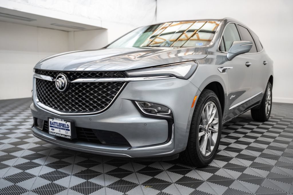 Used 2024 Buick Enclave Avenir w/ Avenir Technology Package AWD/4WD image 3