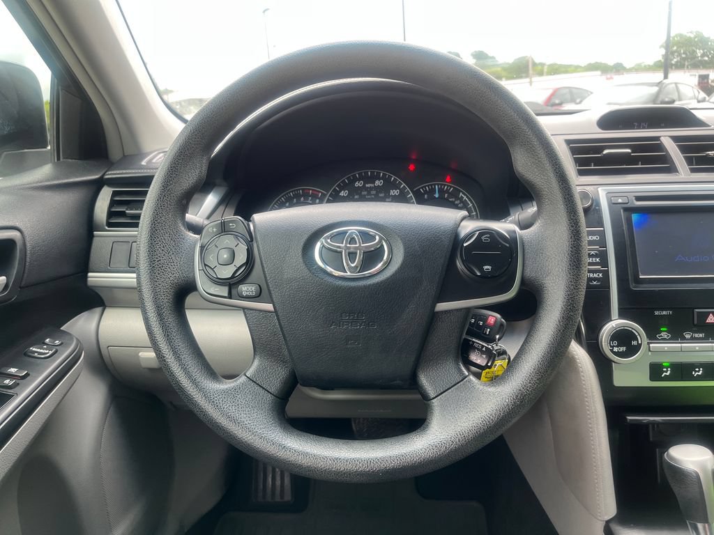 Used 2012 Toyota Camry LE FWD image 23