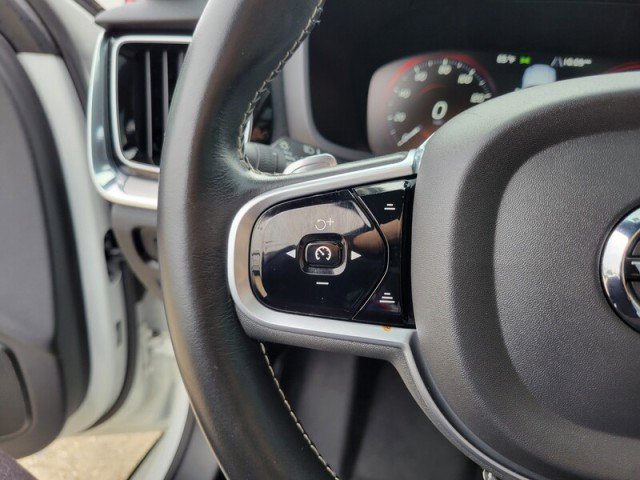 Used 2019 Volvo S60 T5 R-Design image 16