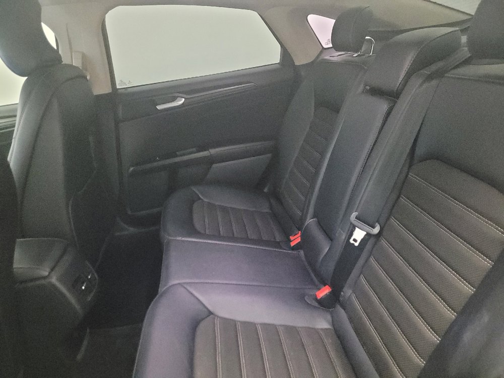 Used 2018 Ford Fusion SE w/ Equipment Group 201A FWD image 18