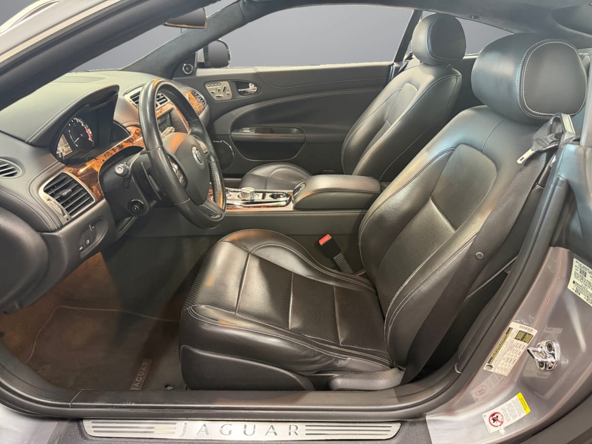 Used 2011 Jaguar XK Coupe RWD image 10