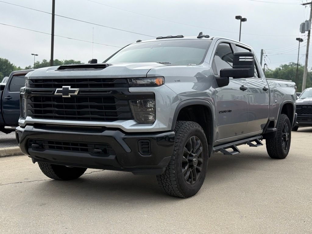 Used 2025 Chevrolet Silverado 2500 Custom w/ Custom Blackout Package AWD/4WD image 2