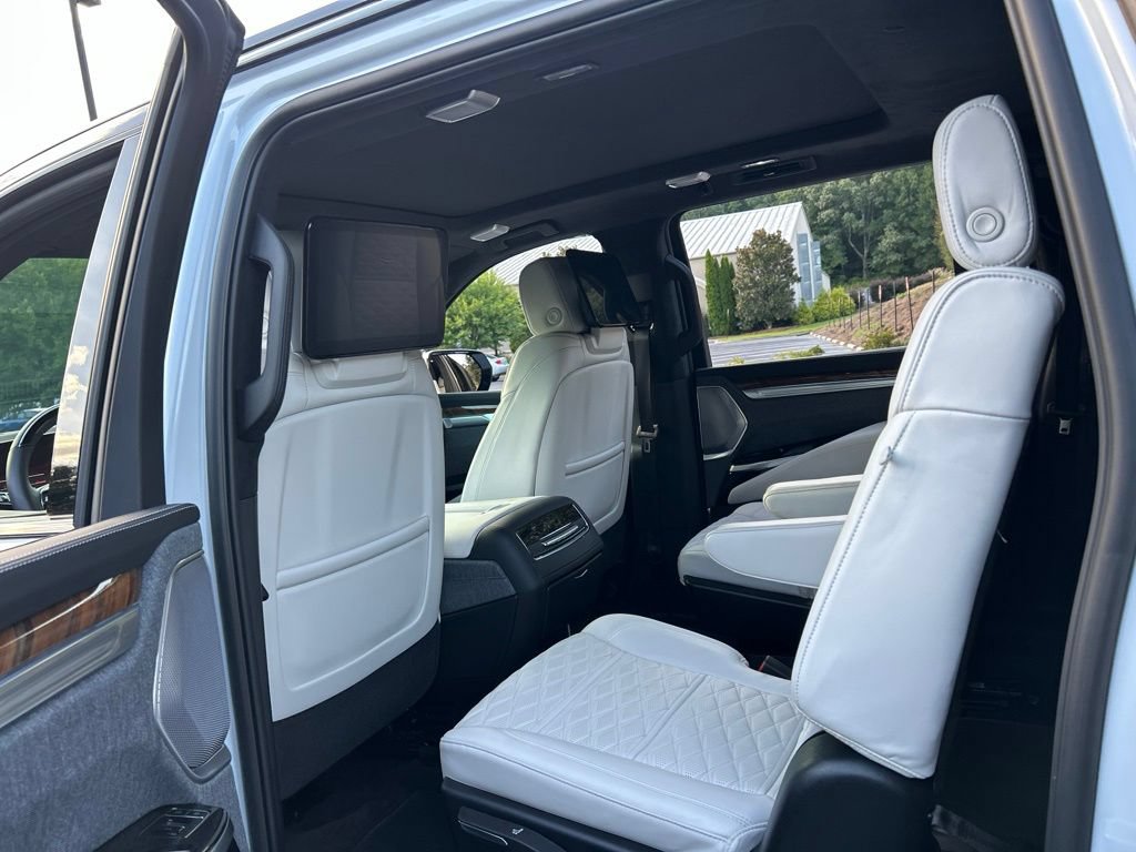 Used 2026 Cadillac Escalade ESV Platinum Sport AWD/4WD image 55