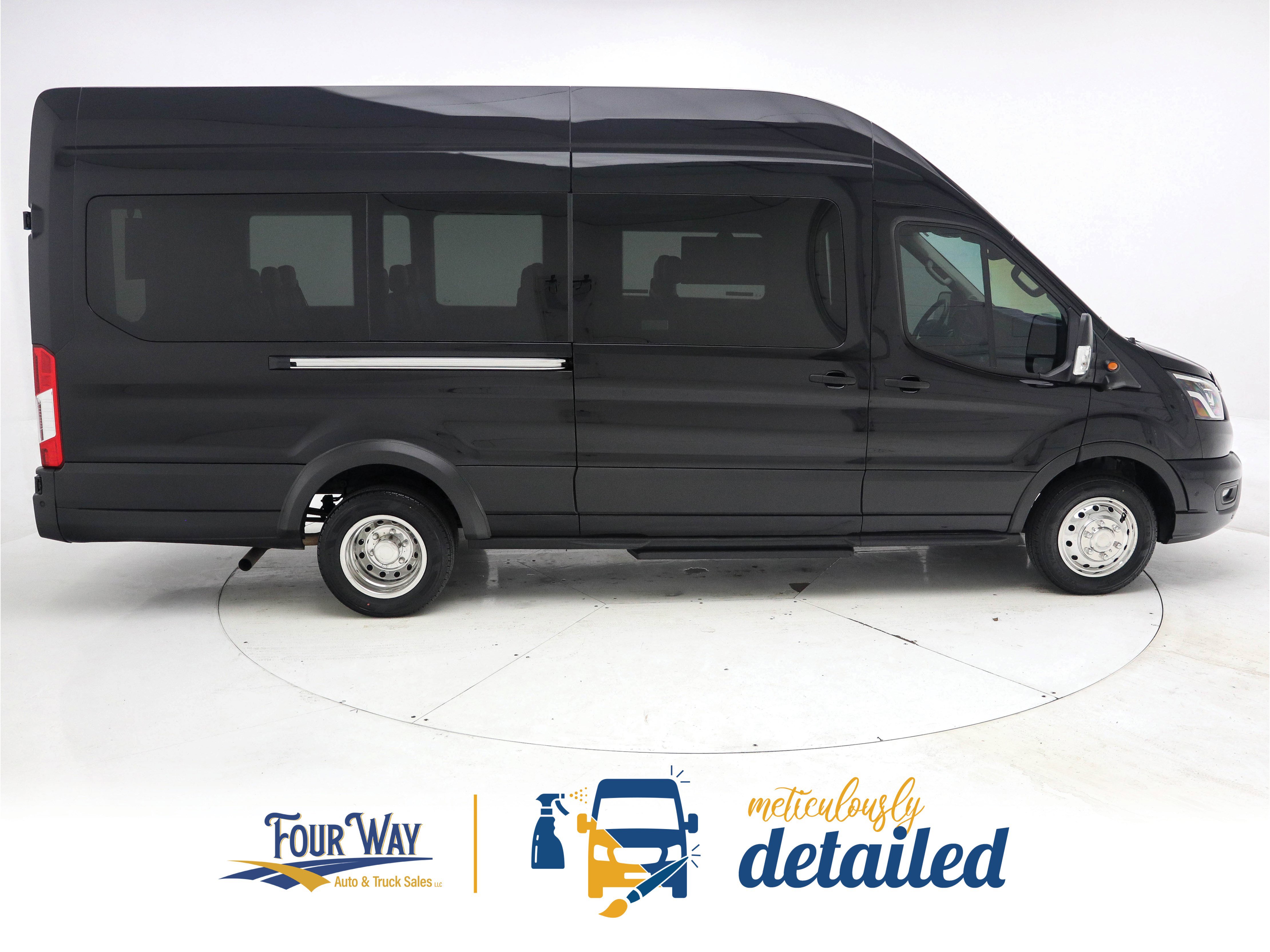 Used 2022 Ford Transit 350 XLT image 2