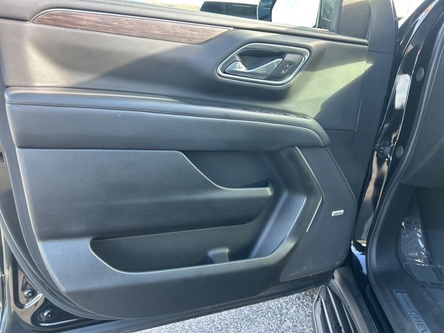 Used 2024 Chevrolet Suburban LT image 11