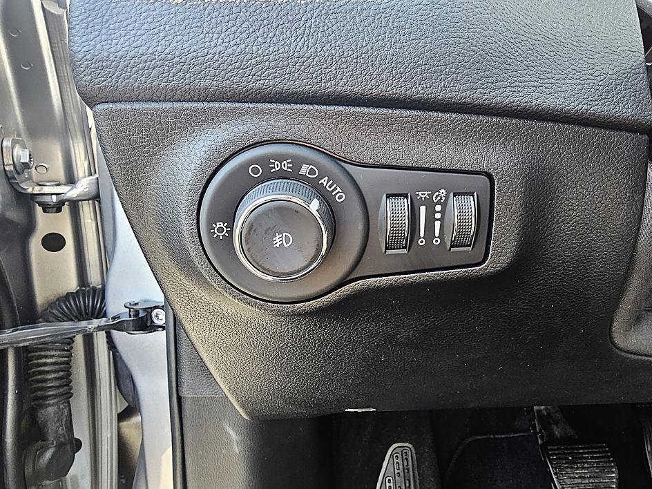 Used 2019 Jeep Compass Limited w/ Advanced Safety Group image 15