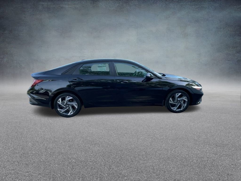 Certified 2025 Hyundai Elantra Sport FWD image 26
