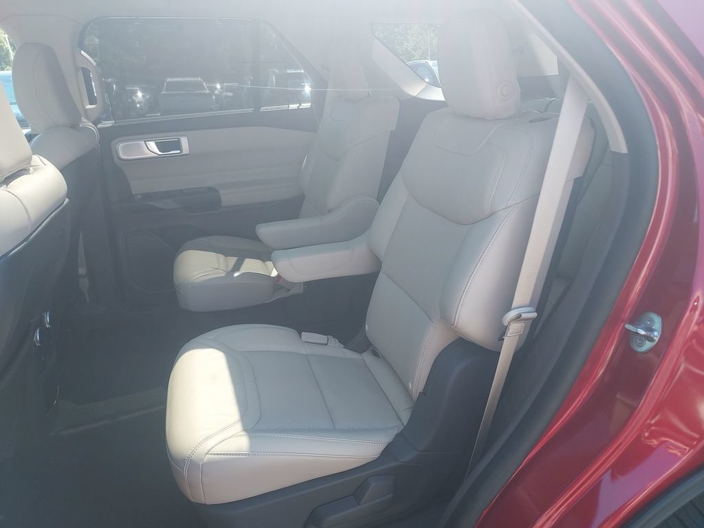 Used 2020 Ford Explorer Platinum w/ Premium Technology Package AWD/4WD image 35