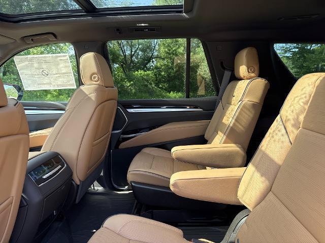 New 2026 Cadillac Escalade Luxury w/ LPO, Floor Liner Package AWD/4WD image 18