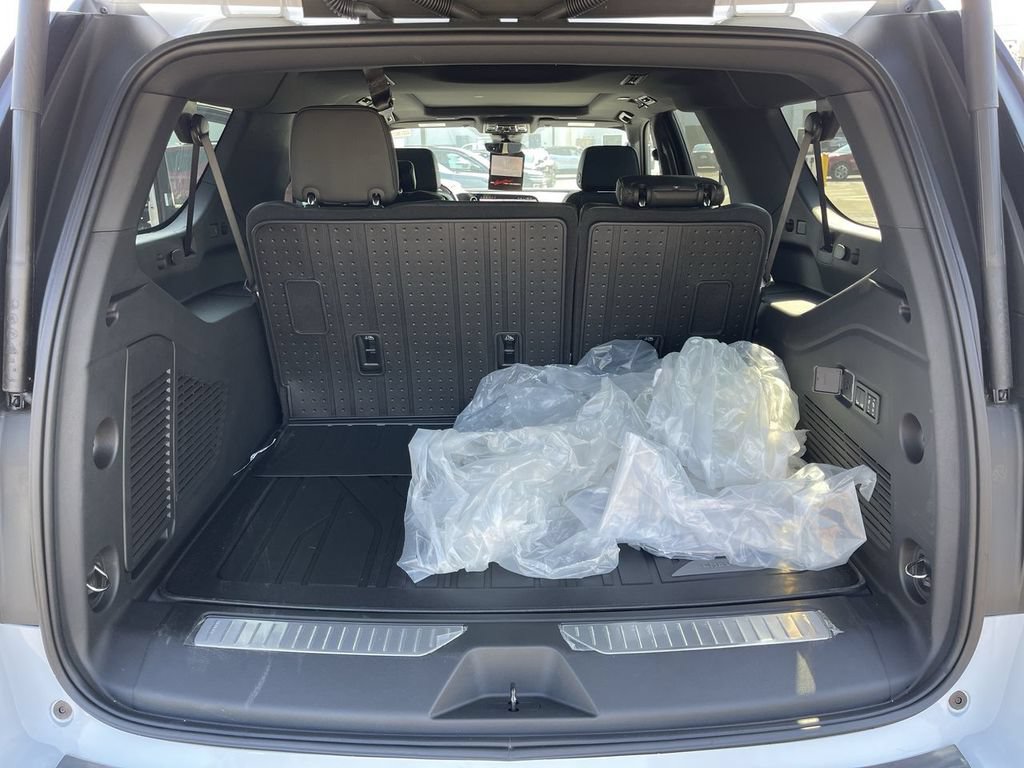 New 2026 Chevrolet Suburban High Country AWD/4WD image 25