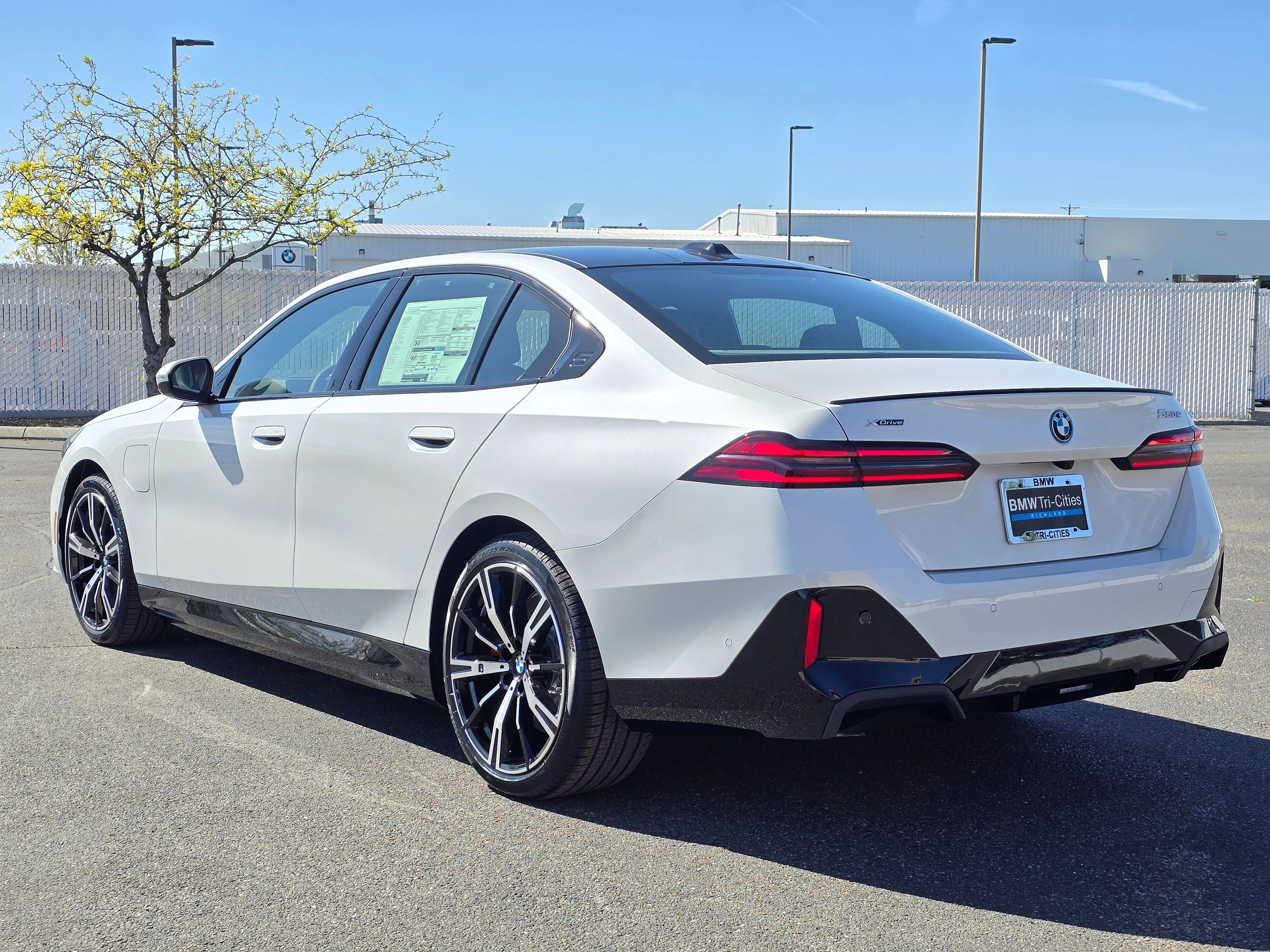 New 2026 BMW 550e xDrive w/ Executive Package AWD/4WD image 35
