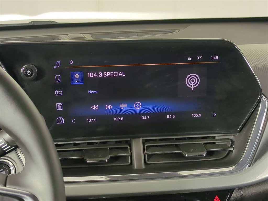 Certified 2025 Chevrolet Trax LT w/ Driver Confidence Package image 13