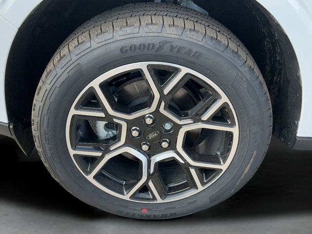 New 2025 Ford Maverick Lariat w/ 4K Tow Package image 9