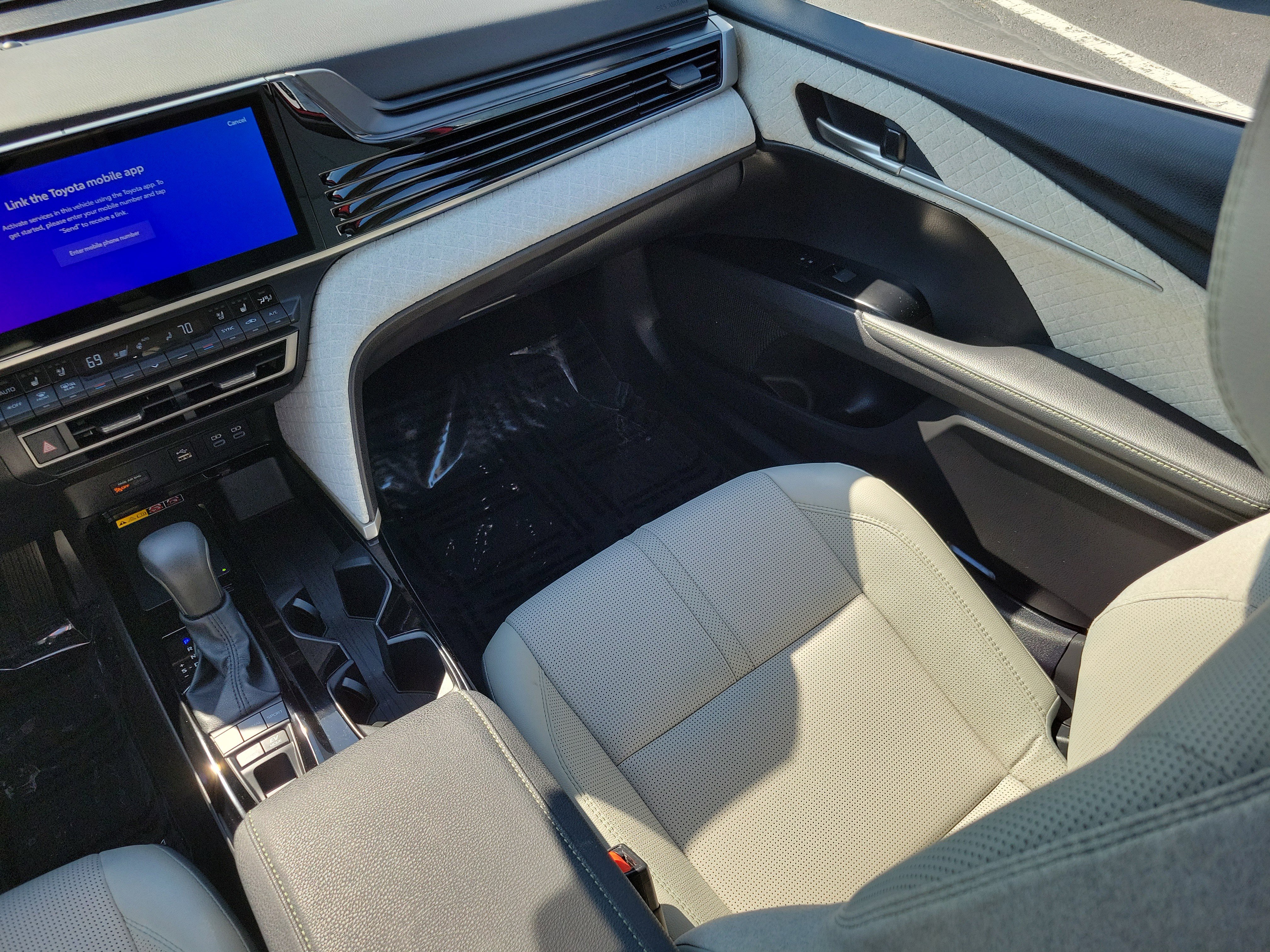 Certified 2025 Toyota Camry XLE w/ Premium Plus Package image 17