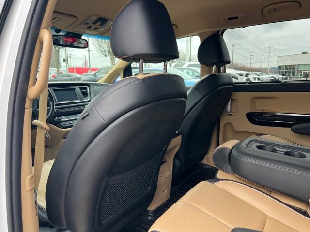 Used 2017 Kia Sedona SX image 9