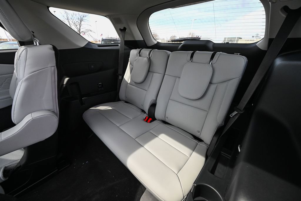 New 2026 Ford Explorer Platinum w/ LUX Leather Package AWD/4WD image 21