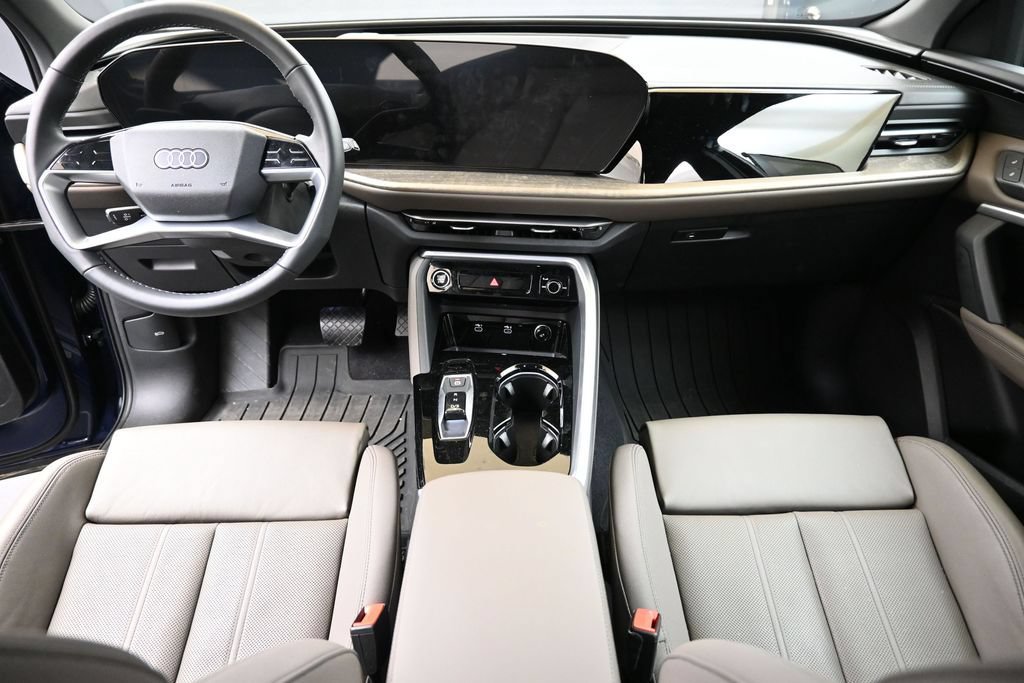 Used 2025 Audi Q5 Premium Plus w/ Premium Plus AWD/4WD image 18
