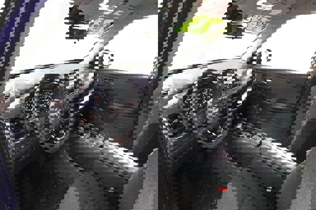 Used 2023 Nissan Rogue SV image 13