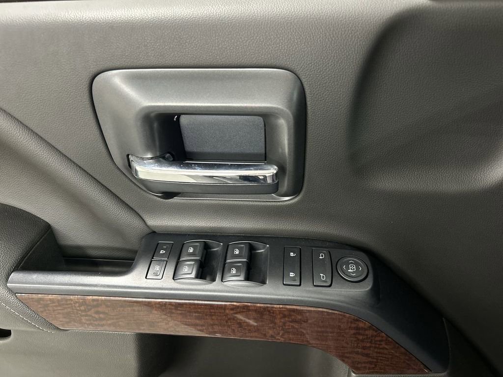 Used 2019 GMC Sierra 1500 SLE w/ SLE Value Package AWD/4WD image 11