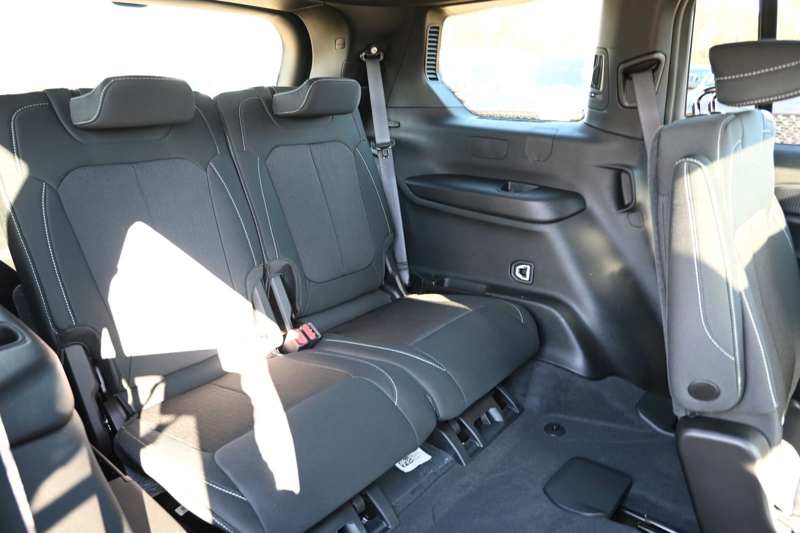 New 2025 Jeep Grand Cherokee L Laredo image 22