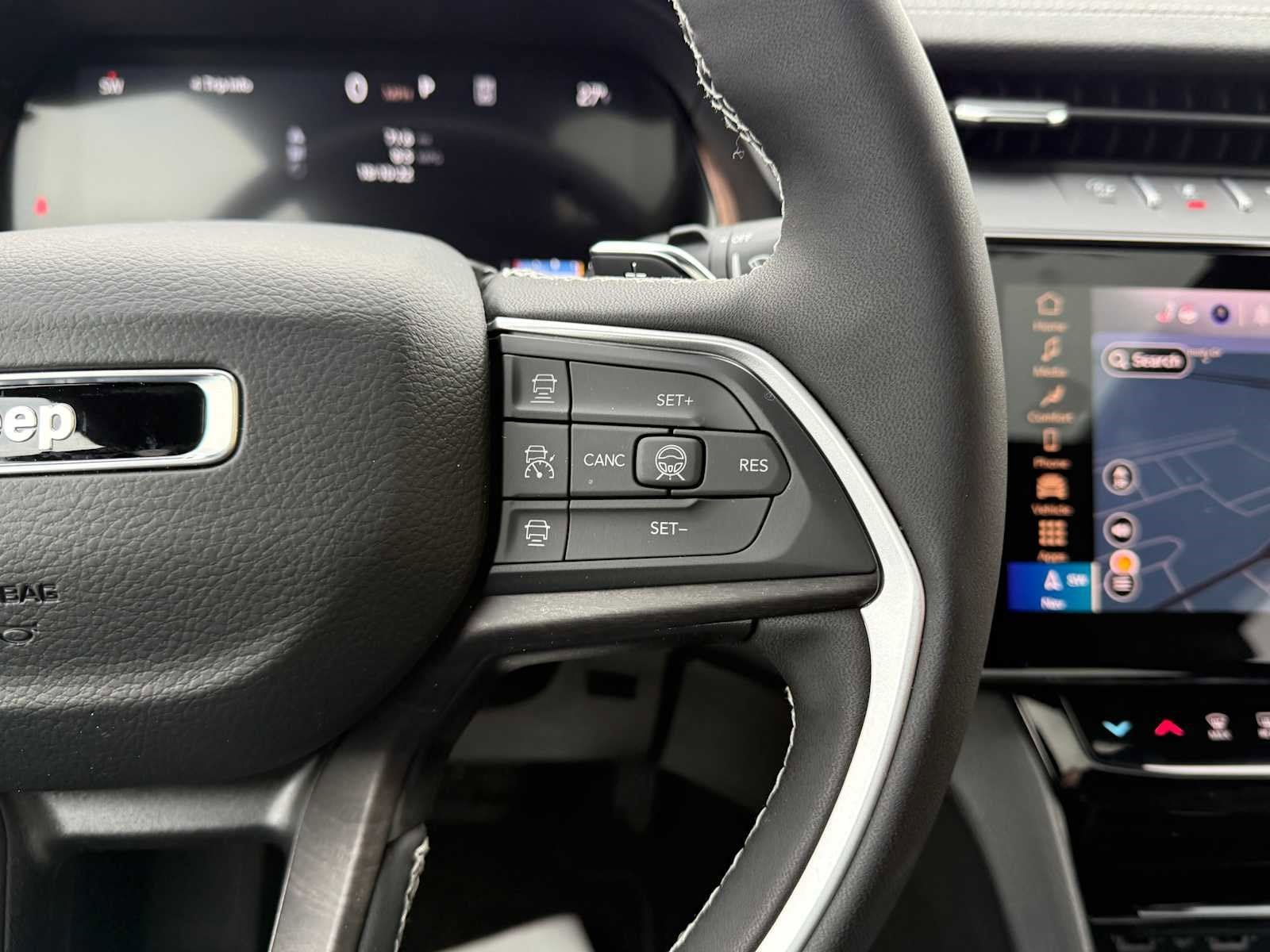 New 2026 Jeep Grand Cherokee Limited AWD/4WD image 12