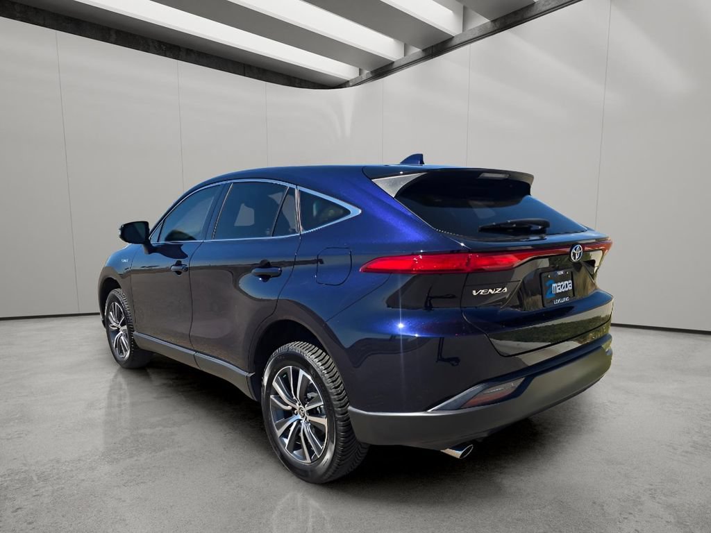 Used 2021 Toyota Venza LE w/ Carpet Mat Package (TMS) AWD/4WD image 3