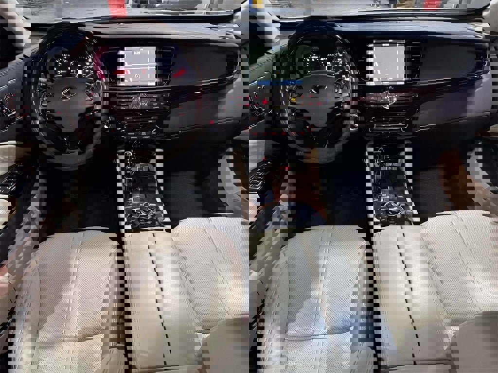 Used 2016 Kia K900 Luxury image 14