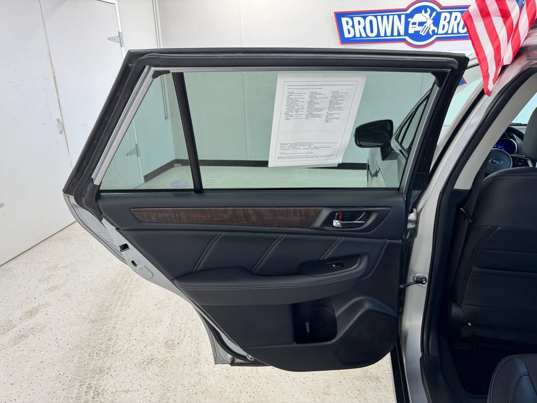 Used 2018 Subaru Outback 3.6R Limited AWD/4WD image 23