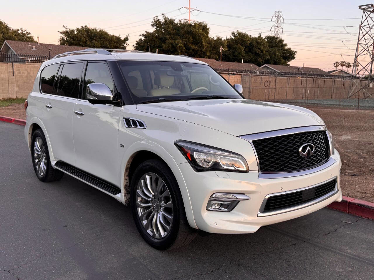Used 2015 INFINITI QX80 2WD w/ Deluxe Technology Package image 3