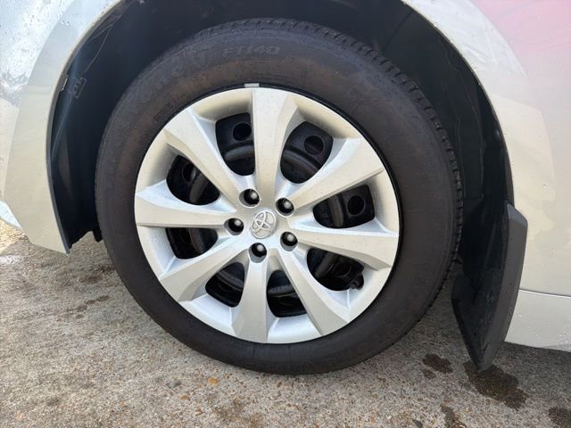 Used 2025 Toyota Corolla LE FWD image 8