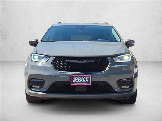 Used 2023 Chrysler Pacifica Touring-L w/ Road Tripper Package AWD/4WD video 2