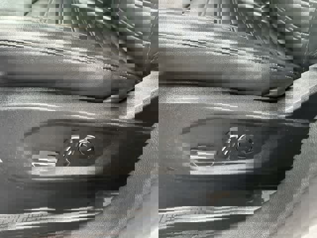 Used 2019 Ford Edge SEL w/ Equipment Group 201A image 19