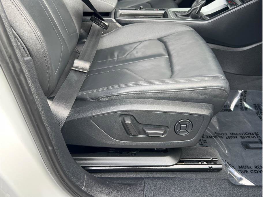 Used 2020 Audi Q3 2.0T Premium Plus w/ Premium Plus Package image 23